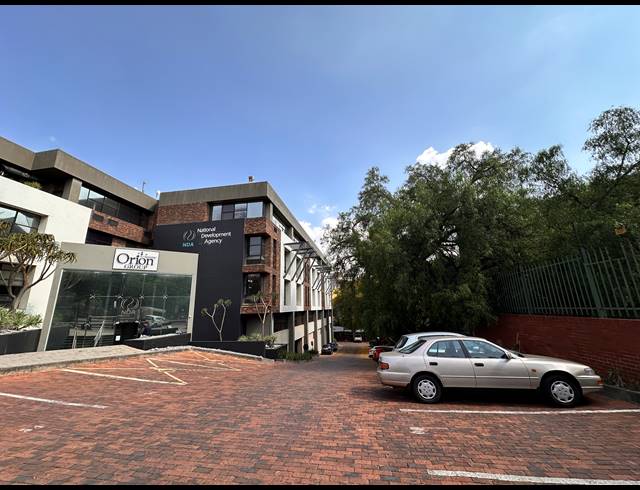 686M² OFFICE TO LET IN PARKTOWN